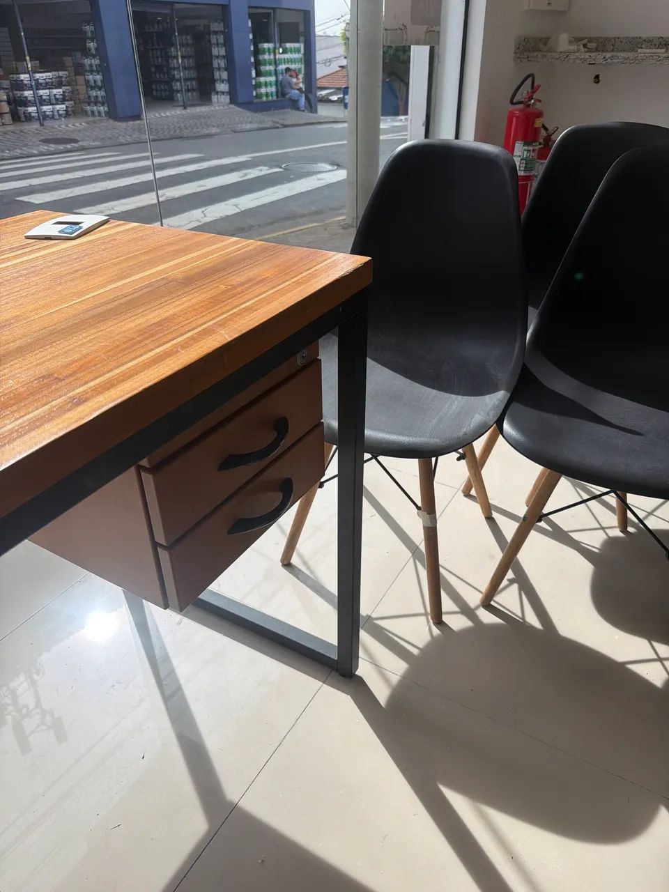 Mesa e cadeira escritório  - Foto 2