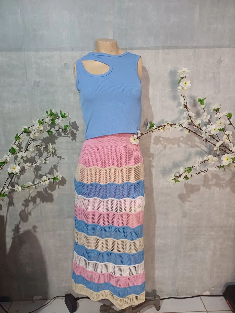Conjunto saia longa tricô e cropped 