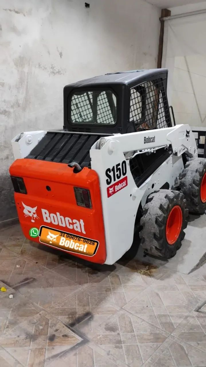Mini Carregadeira Bobcat S150 pneus semi maciços  - Foto 4