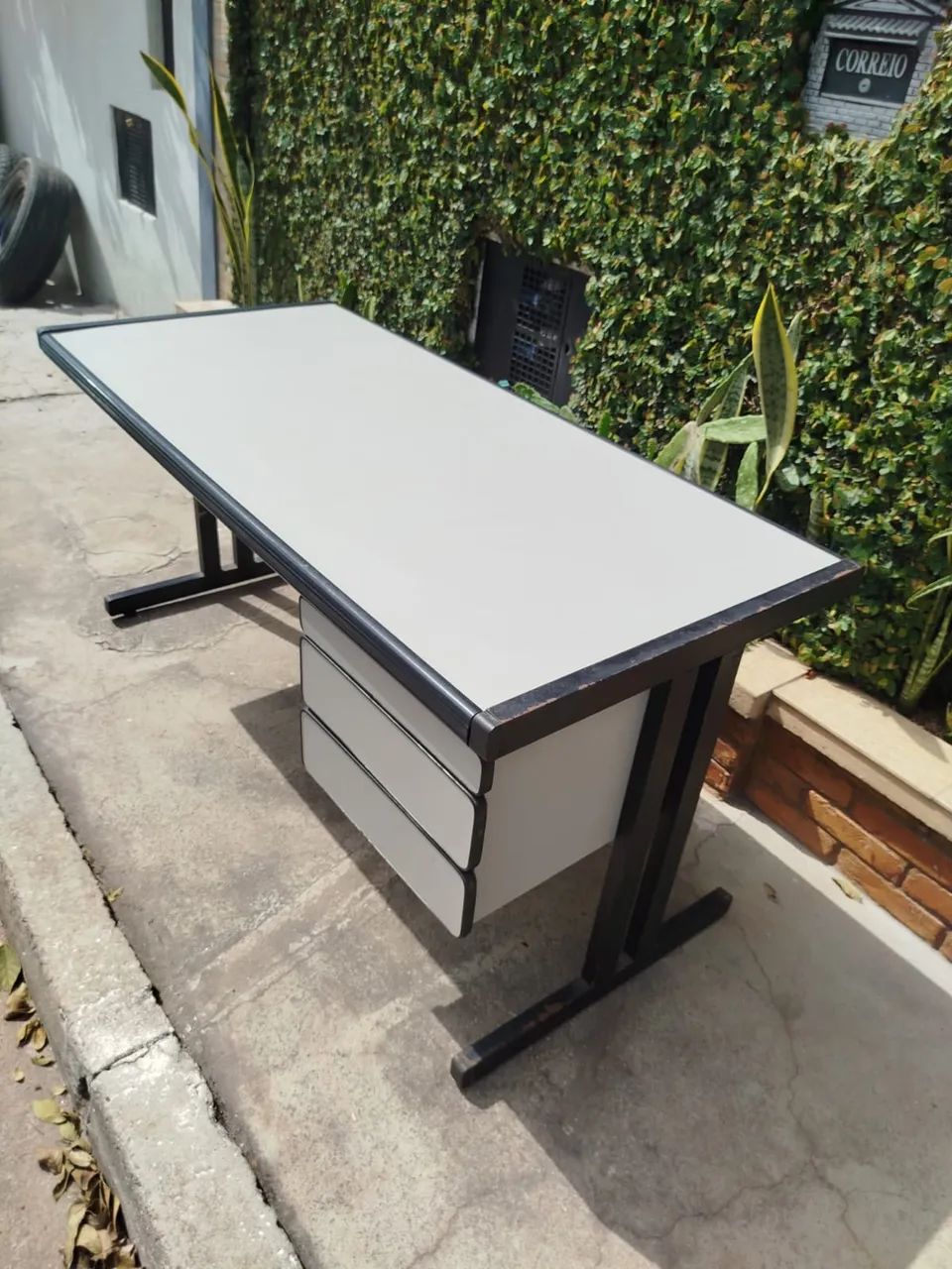 Mesa escritório com gavetas - Foto 2
