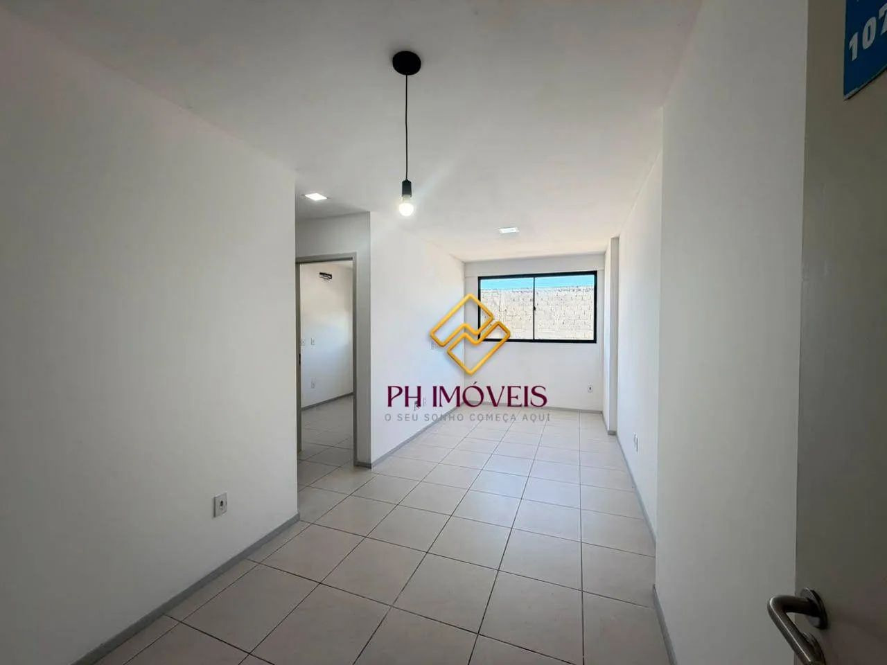 Apartamento com 2 dormitórios sendo 1 suíte no Edifício Alicante - 52m²