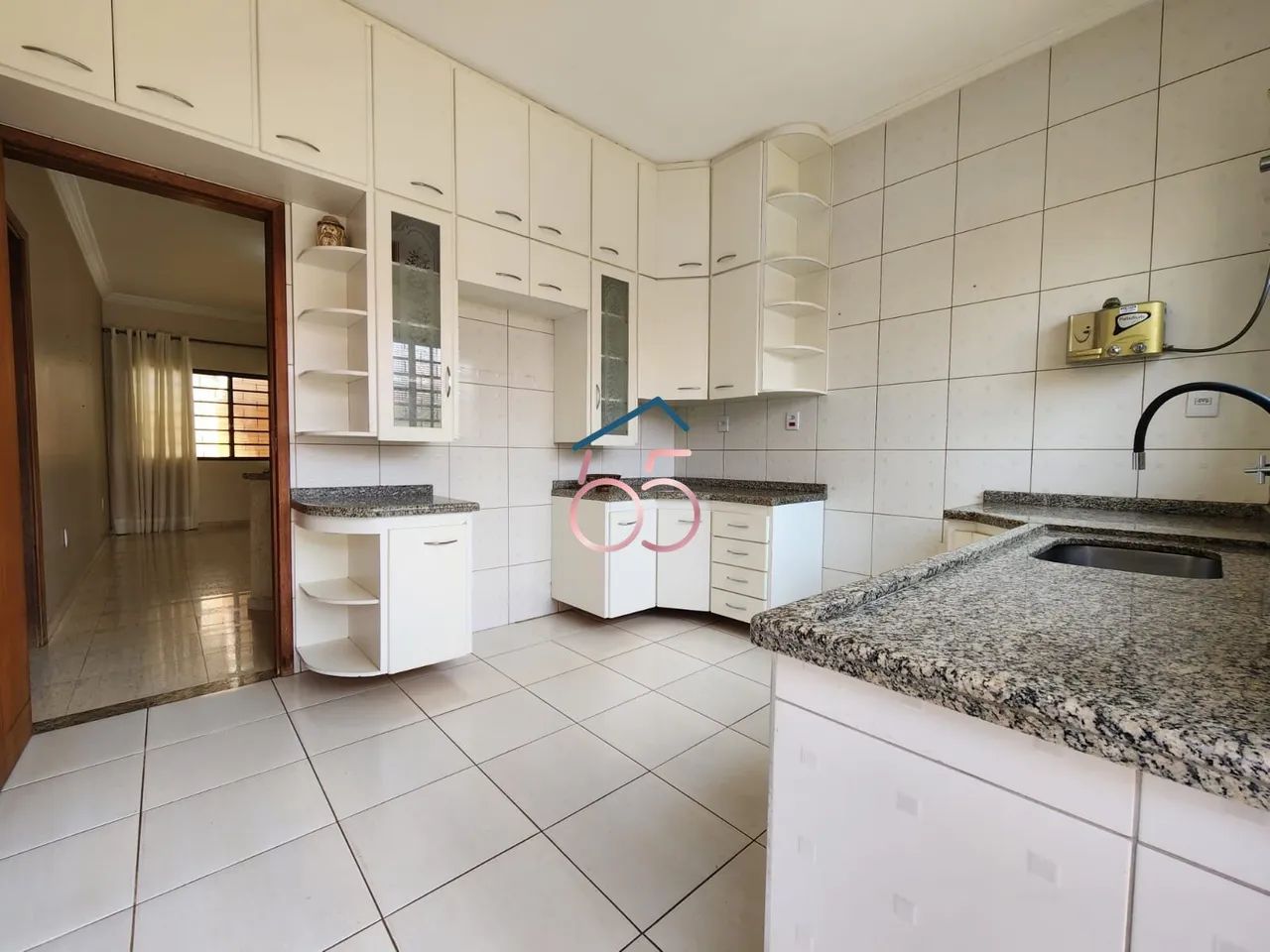Casa Térrea no Santa Rosa com 3 Quartos, Piscina e 558m² - Foto 5
