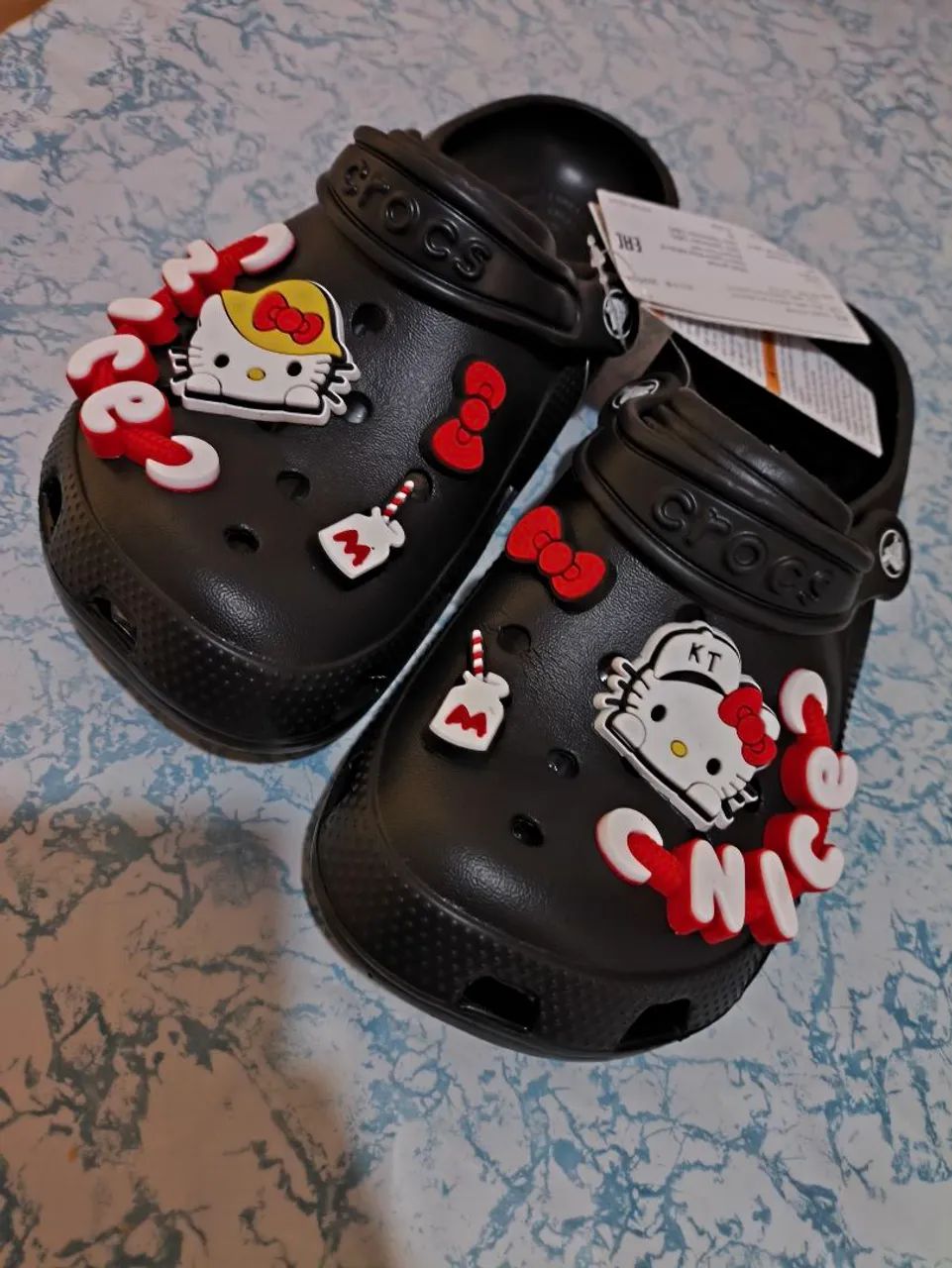 Crocs Hello Kitty preto 39/40 edição limitada - Foto 3