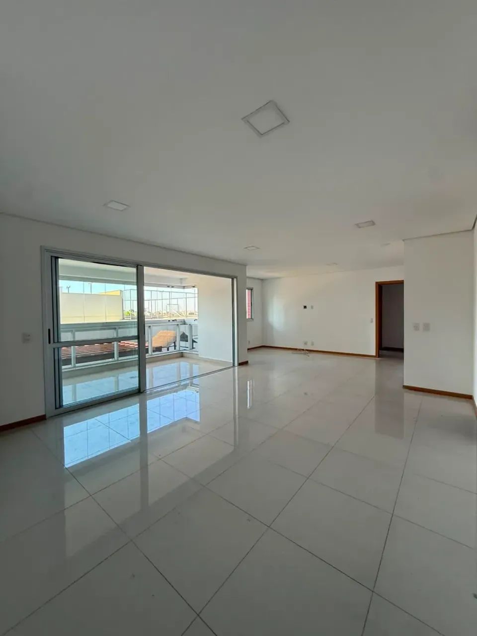 Apartamento a venda tem 156 m2 com 3 suítes no Edifício Le Champ em Jardim Cuiabá - Cuiabá
