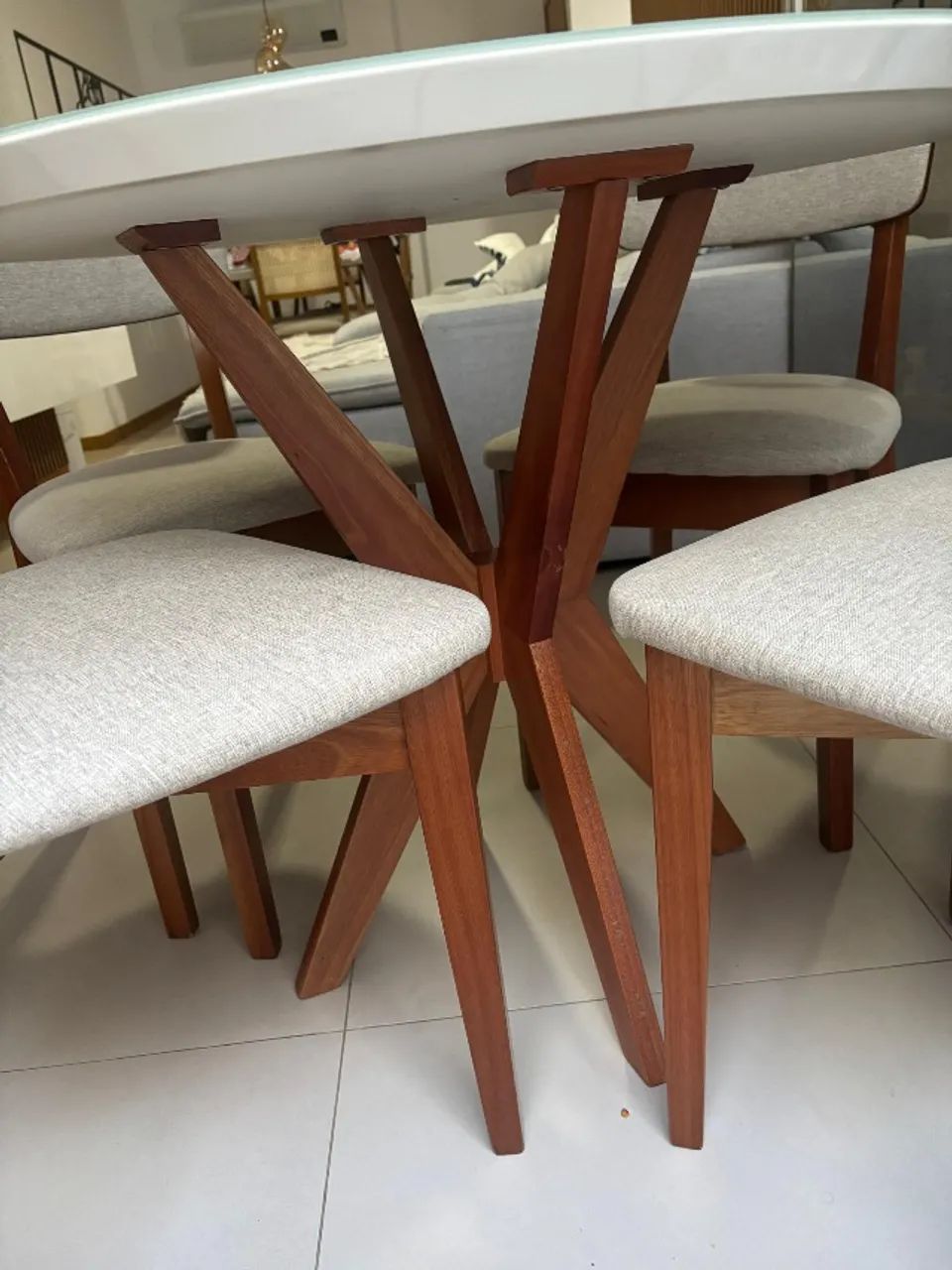 Conjunto Mesa jantar Turim 0,90m com 4 cadeiras linho - Foto 3