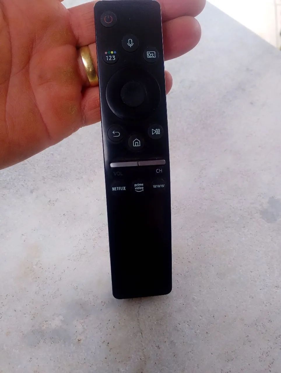 Controle remoto Samsung 65 polegadas  - Foto 2