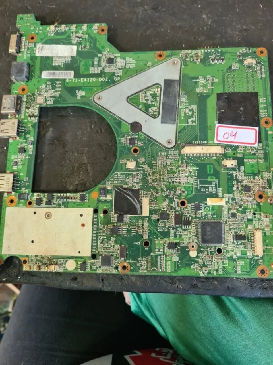 Placa mãe notebook 6-71-E4120-d02 - Foto 2