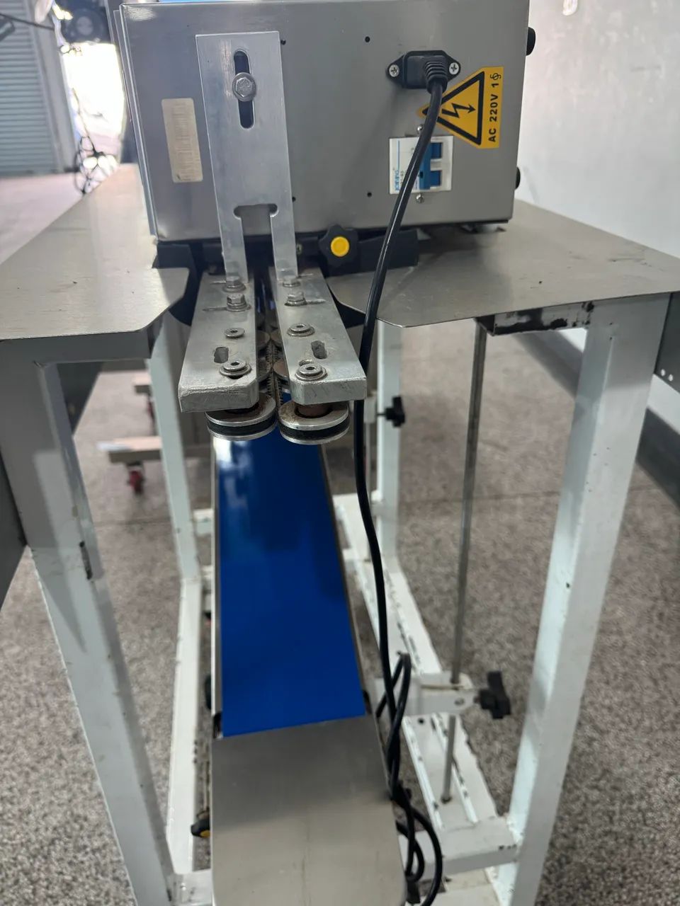 Dosadora e seladora industrial para secos e líquidos. - Foto 2