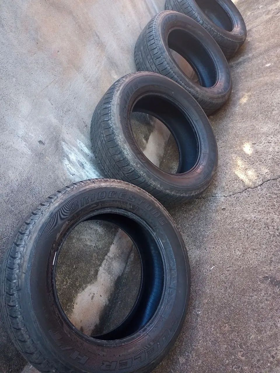 Vendo 4 pneus menos de meia vida aro 18  - Foto 6