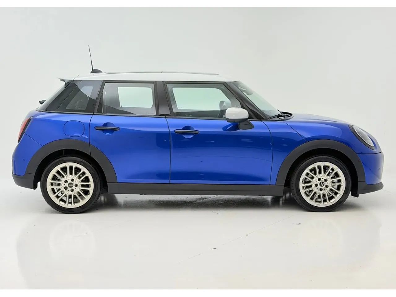 Mini Cooper 2.0 16V Twinpower Gasolina S 4P Steptronic 2026 - Foto 2