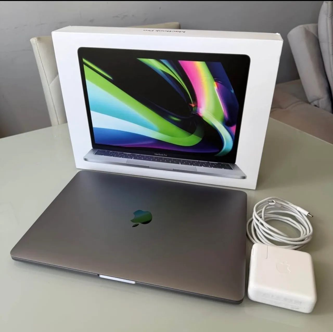 MacBook Pro M2