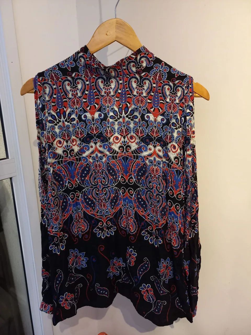 Blusa ampla estampada com abertura nas costas - Farm 