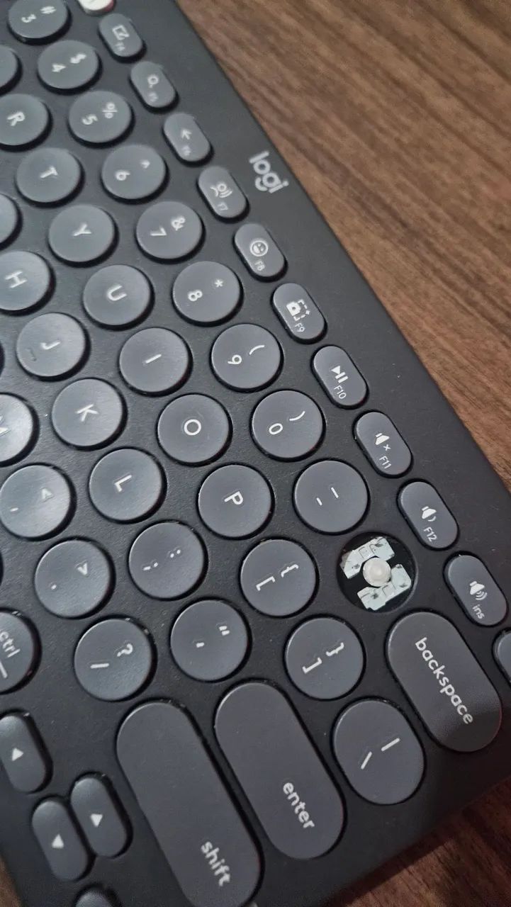 Teclado Logitech sem fio com defeito - Foto 3