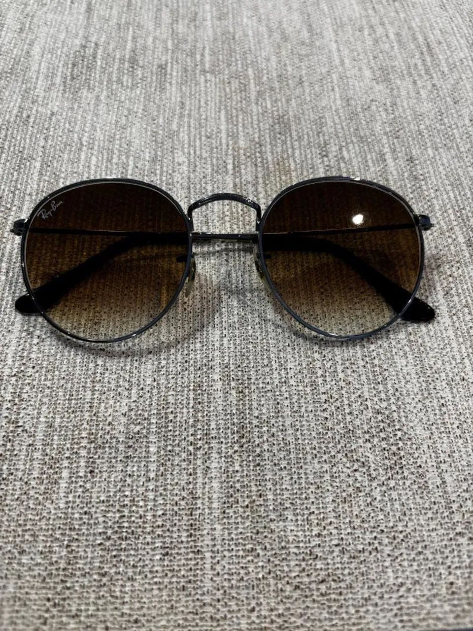 Óculos de sol RAY-BAN modelo RB 3447N