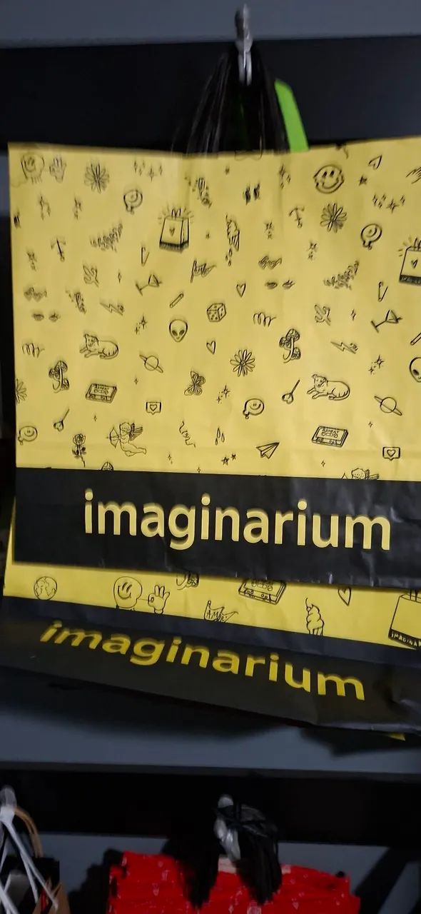 Lote de embalagens novas. 400 sacolas uma.bobina seda e uma bonina kraft