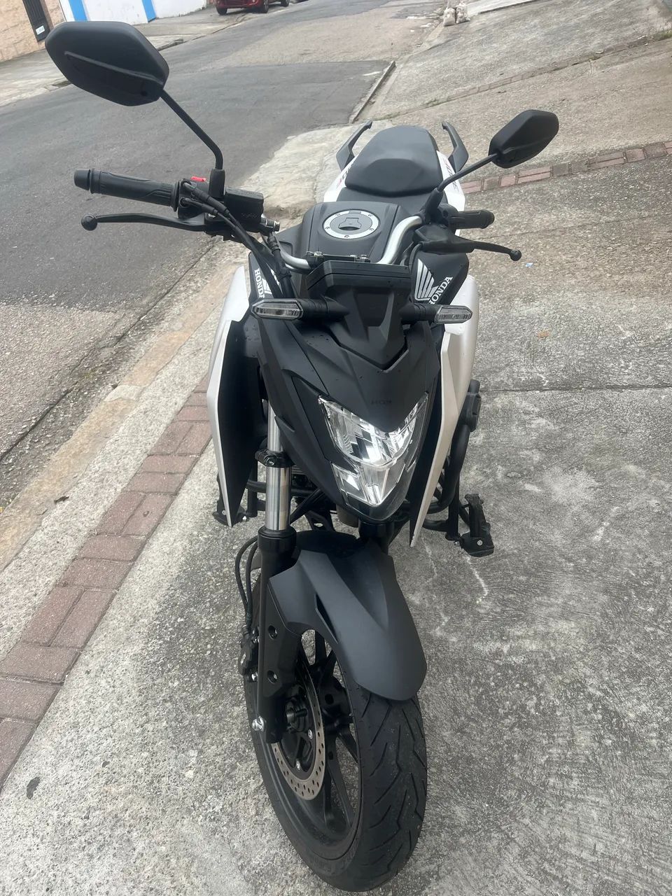 CB300F 2026 praticamente nova - Foto 2