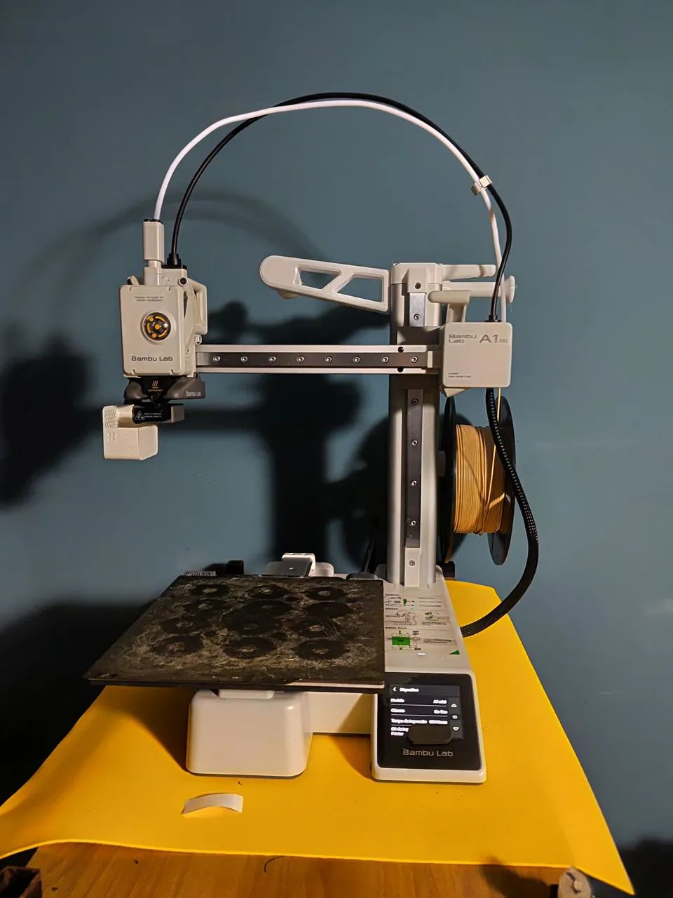 Vendo impressora 3D Bambu A1 Mini Semi Nova na Caixa - Foto 3