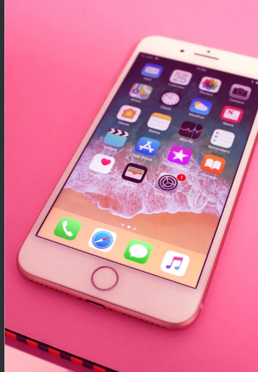 sahara　iPhone 8Plus ピンクゴルード256 GB au Iphone 8 plus 256 GB - Celulares e Smartphones - Jardim Brasília