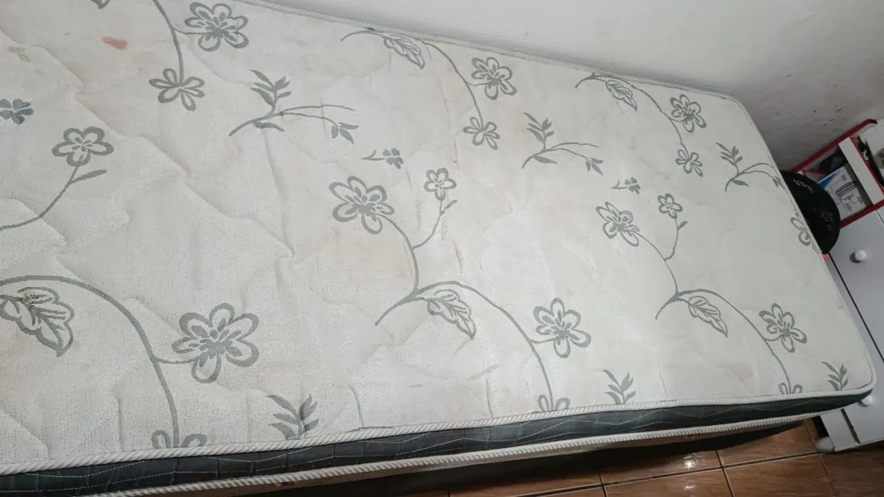 Vendo cama box solteiro passo cartão 