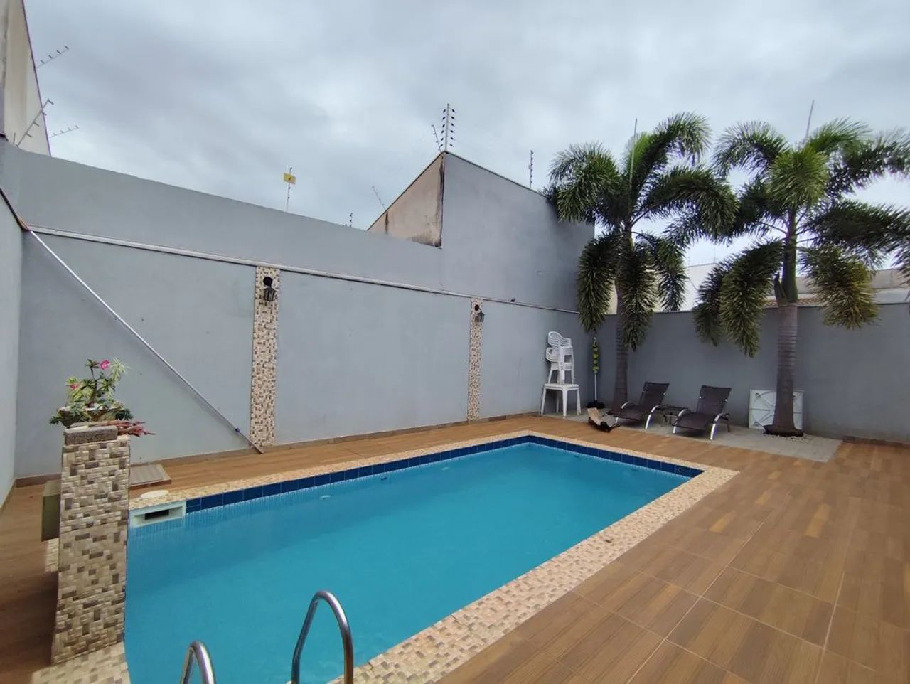LINDA CASA COM PISCINA NO JARDIM TOQUIO  MARINGÁ - Foto 3