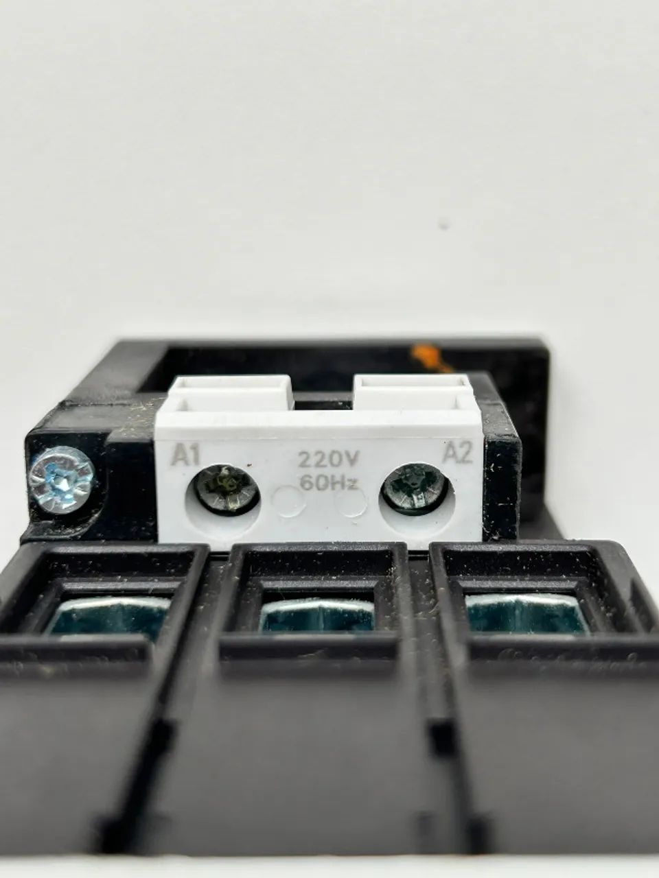 Contator Tripolar SIEMENS 3RT1034-1AN10 32A 220VCA AC3 - Foto 3