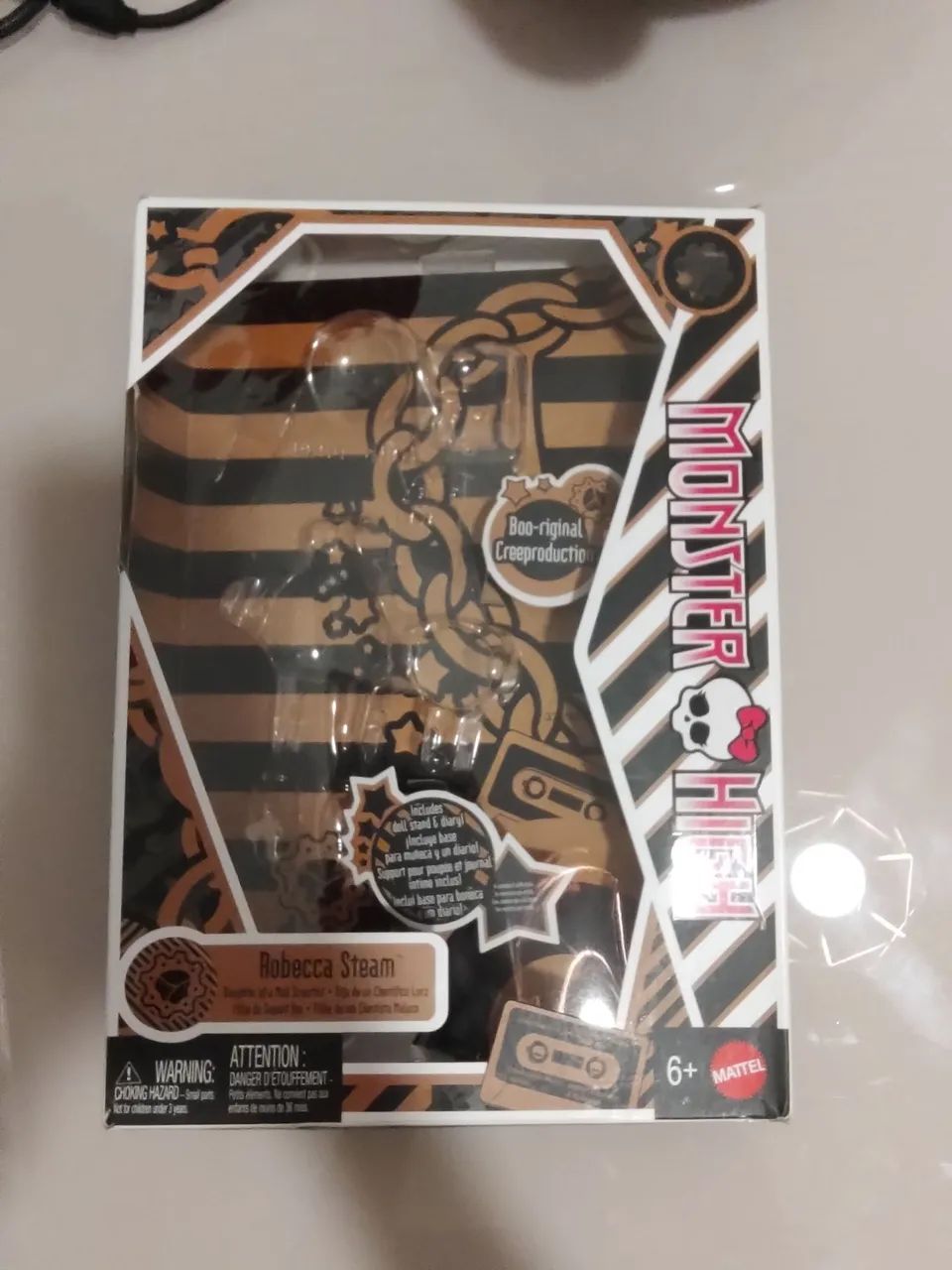 Caixa Monster High Robecca Steam Creeproduction