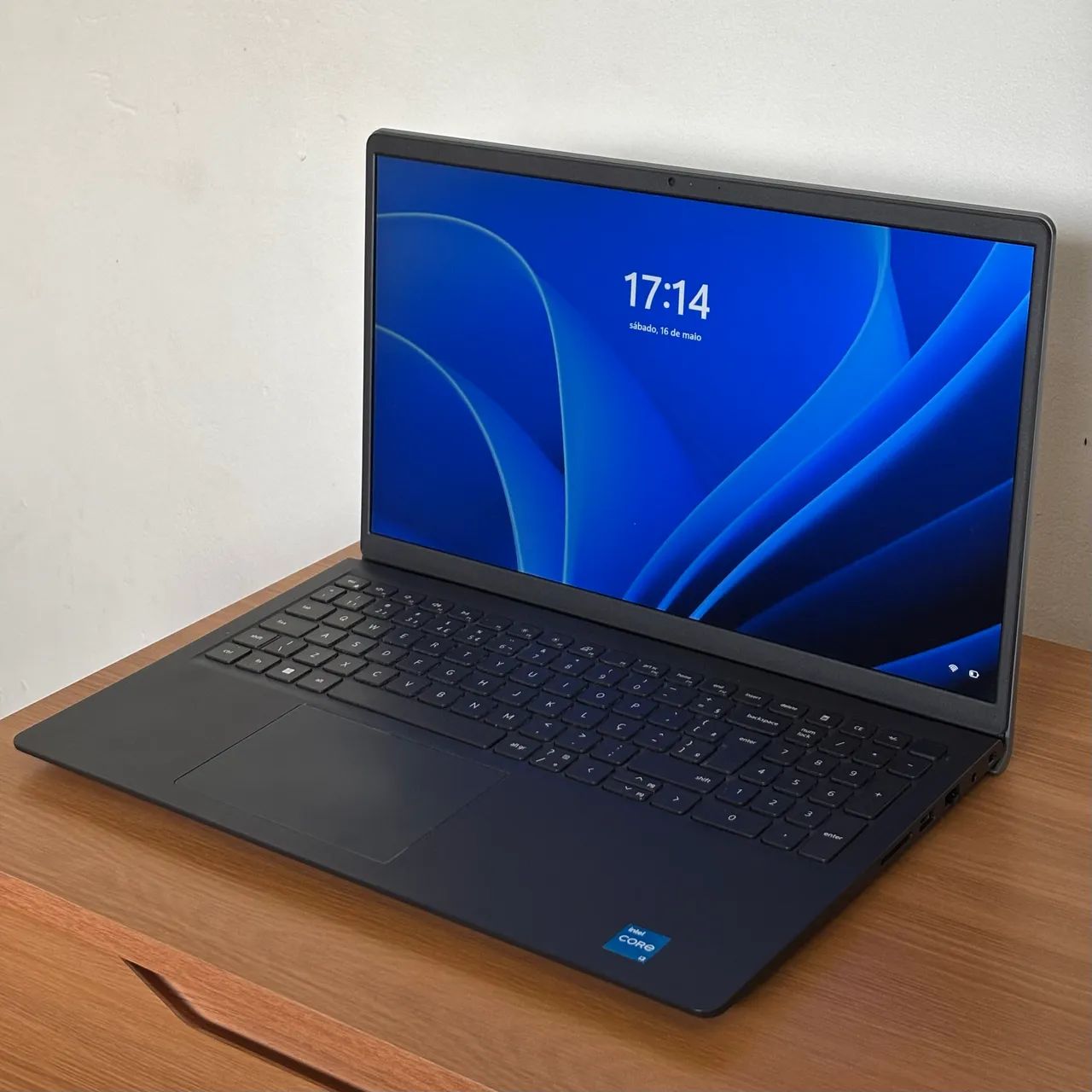 Notebook Dell Vostro 15, I3 11a Gen, SSD, 8GB RAM. - Notebooks