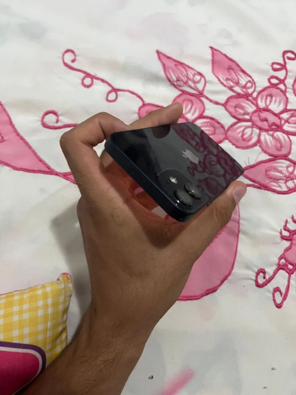 iPhone 12 mine de 128 gb e 4 de RAM semi novo - Foto 2