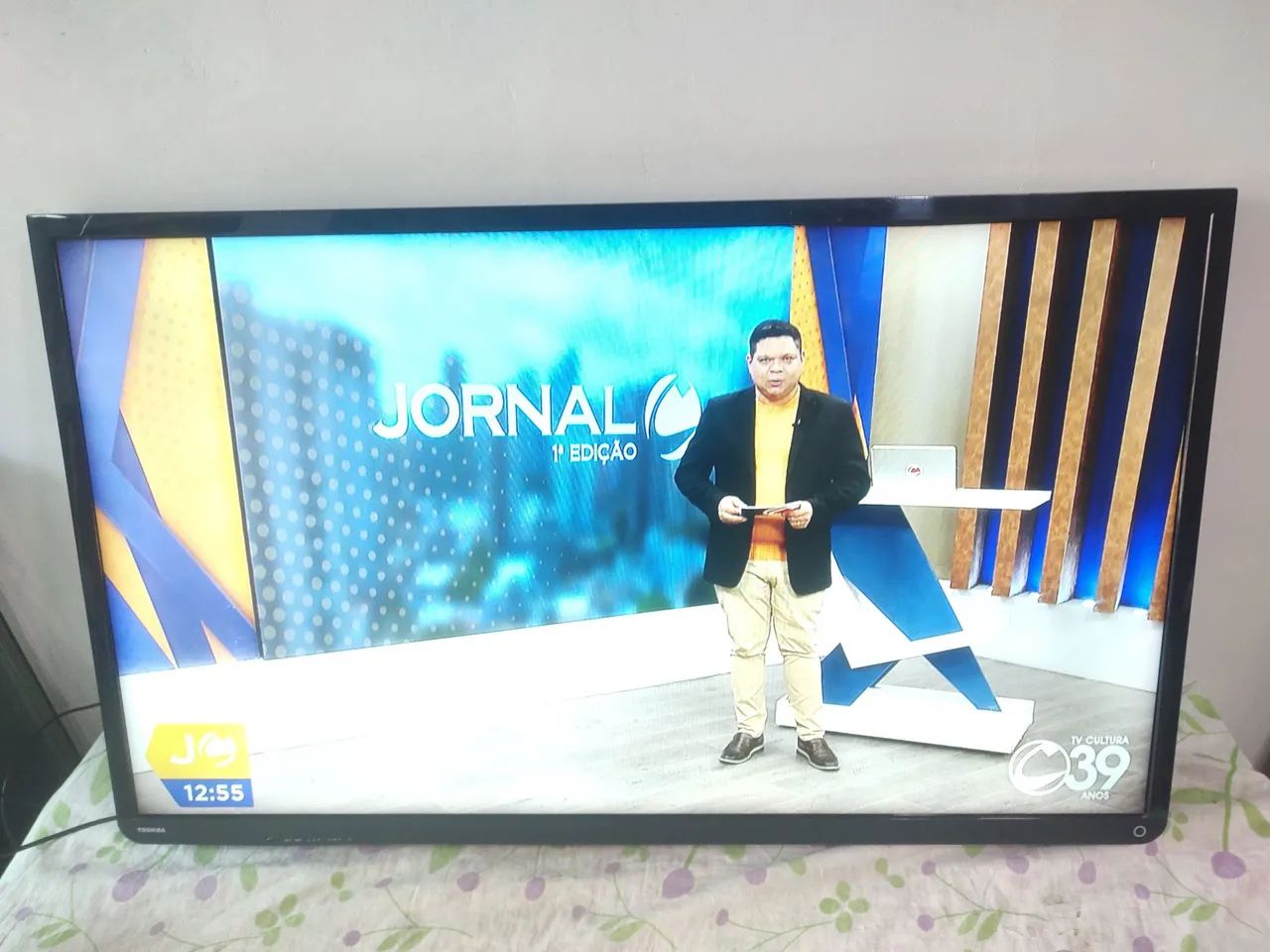 Vendo tv led 49 polegadas Toshiba  - Foto 4