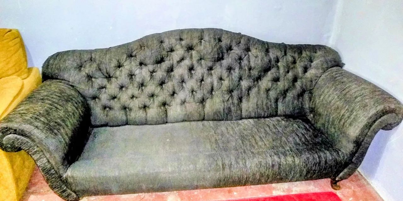 Sofá 3 lugares Clássico Estilo Chesterfield Capitonê Preto - Foto 5