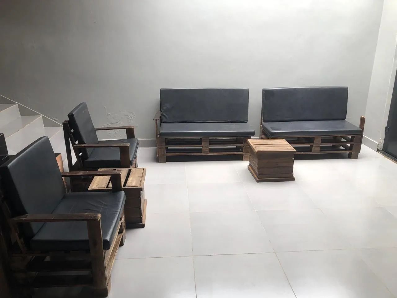 Conjunto de sofás estilo pallet - completo - Foto 5