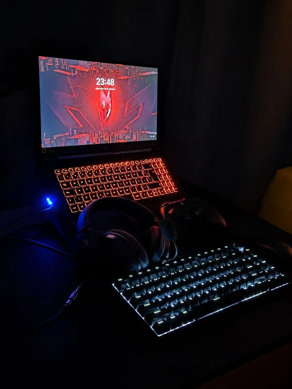 Acer Nitro v15  - Foto 2