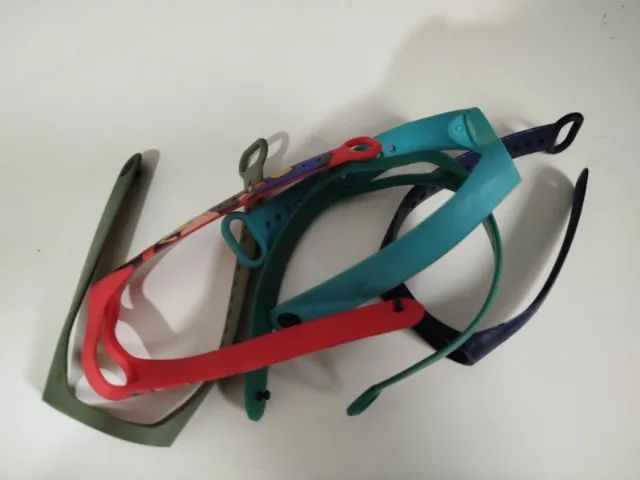 Pulseiras paralelas para Mi Band 3 e semelhantes