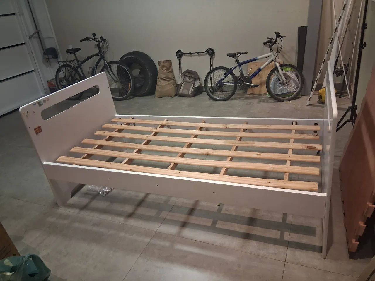 Vende se cama de solteiro 