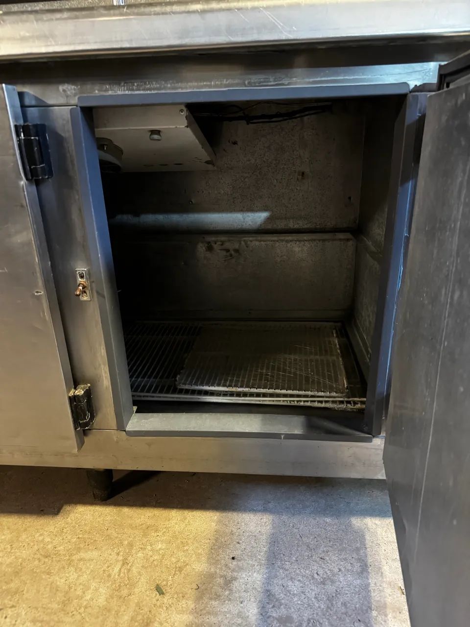 Bancada refrigerada com pia em aço inox 2,5 M  - Foto 5