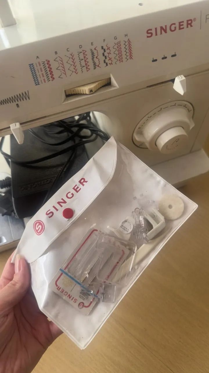 Máquina de Costura Singer Facilita - Foto 4