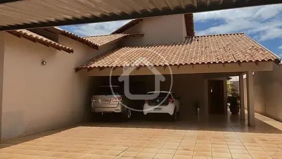 CASA COM AMPLO QUINTAL - Foto 4