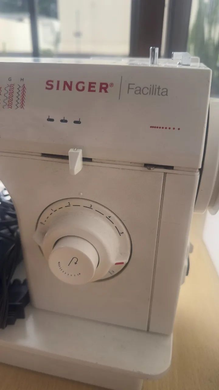 Máquina de Costura Singer Facilita - Foto 3