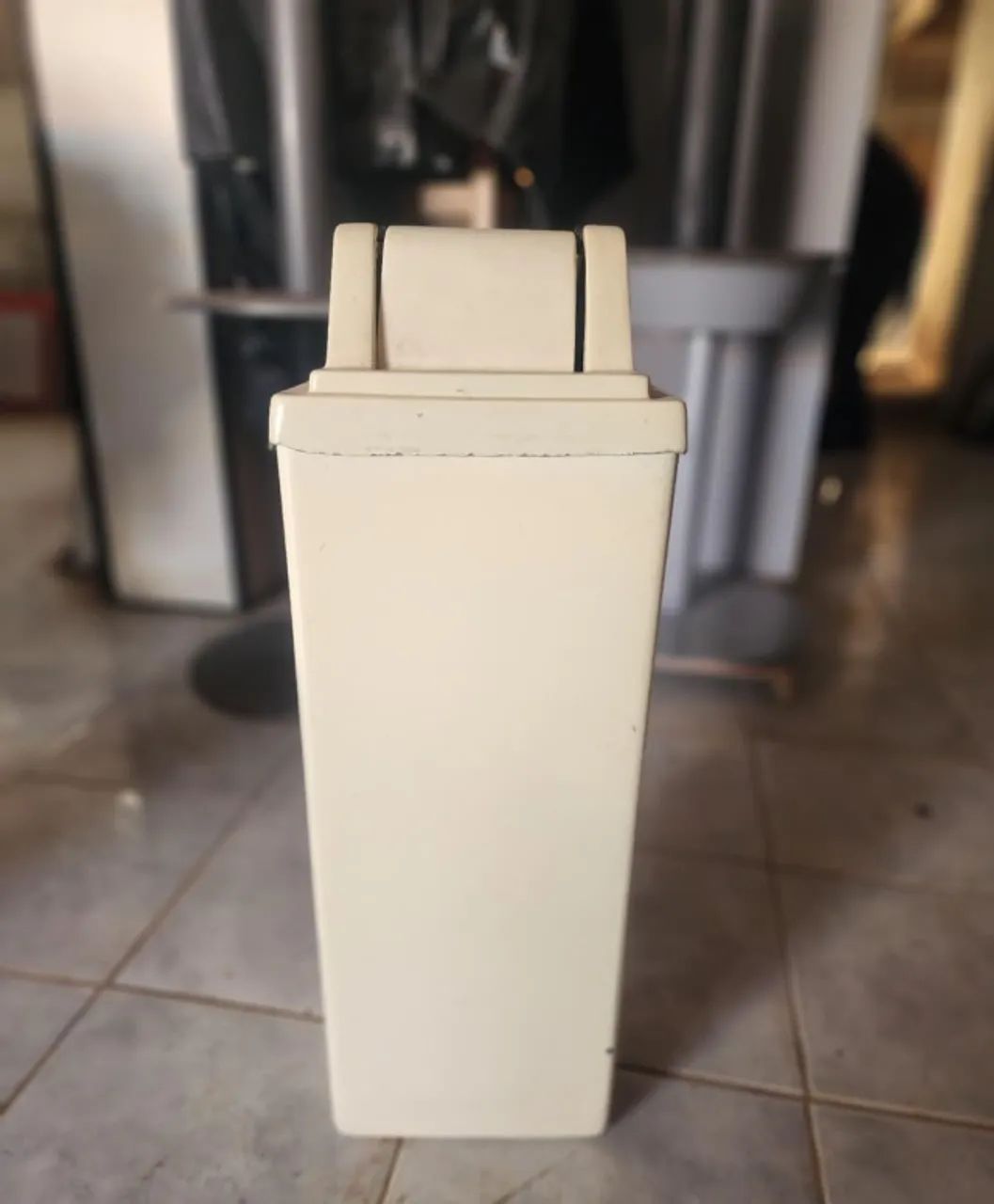 Lixeira Fibra de Vidro Área externa
