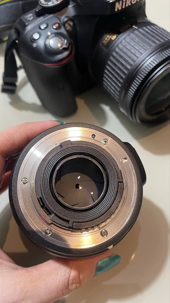 câmera nikon d5300 com 2 lentes e grip (com apenas 10.030 clicks) - Foto 4
