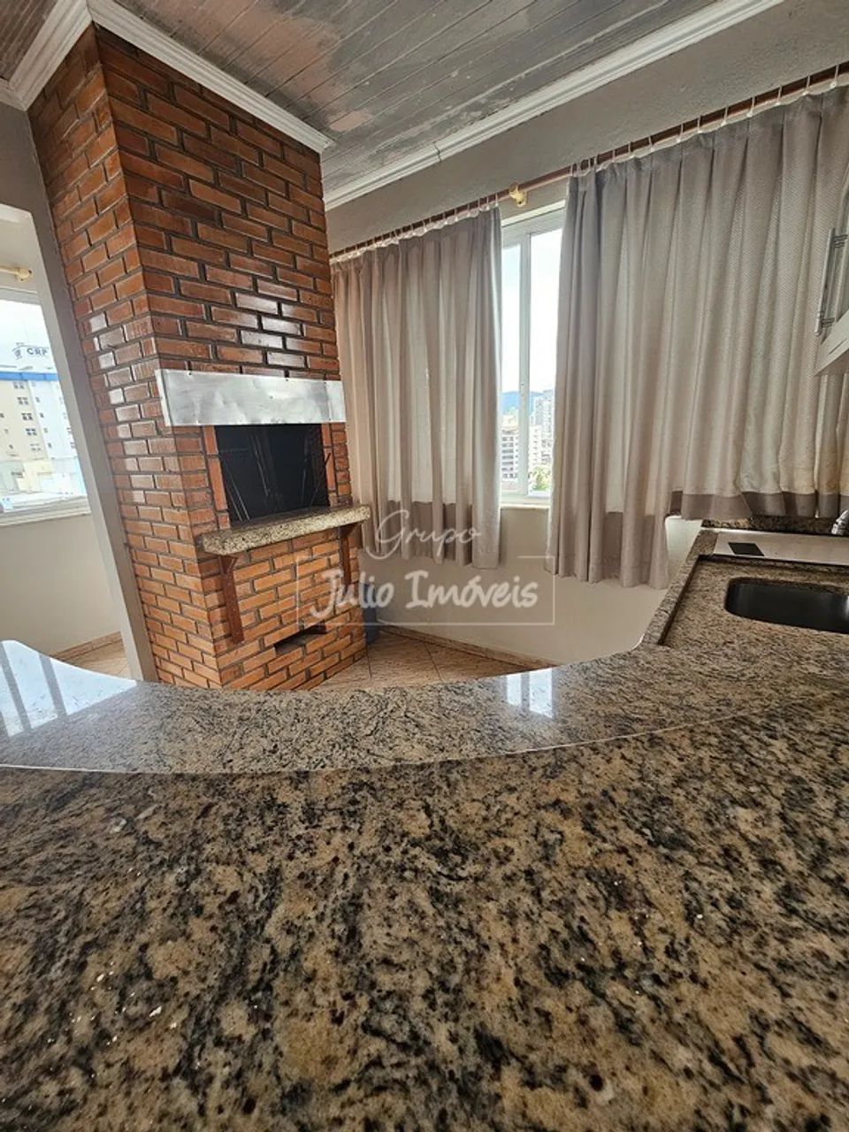 Apartamento amplo três suítes no Centro de Brusque - Foto 5