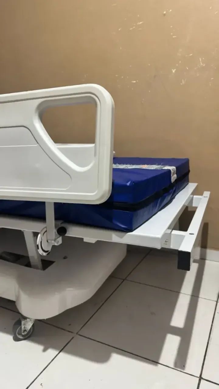 Cama Hospitalar Elétrica Supra Steel - Motorizada, com Grades e Colchão - Foto 2