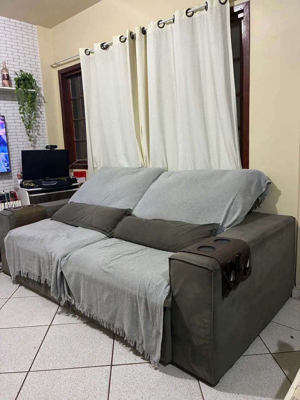 Sofá retrátil 2,30 metros cinza - Foto 2