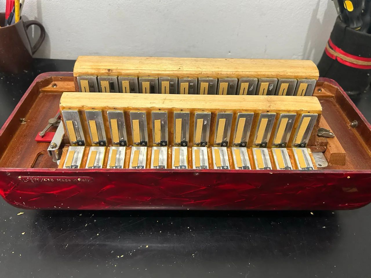 Acordeon Sanfona Scandalli 80 baixos - Foto 5