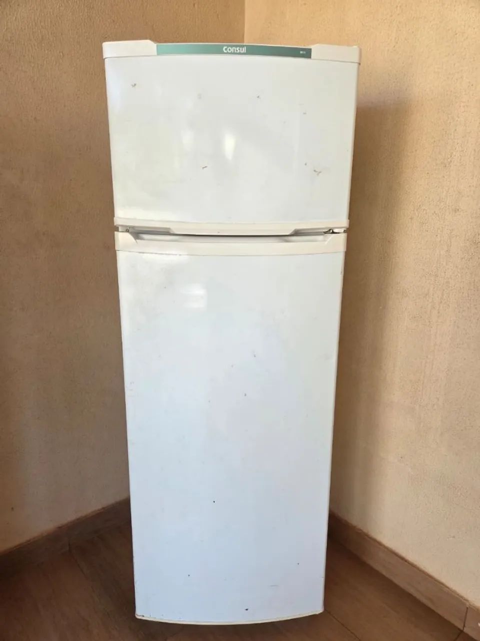 Vendo Geladeira Cônsul 