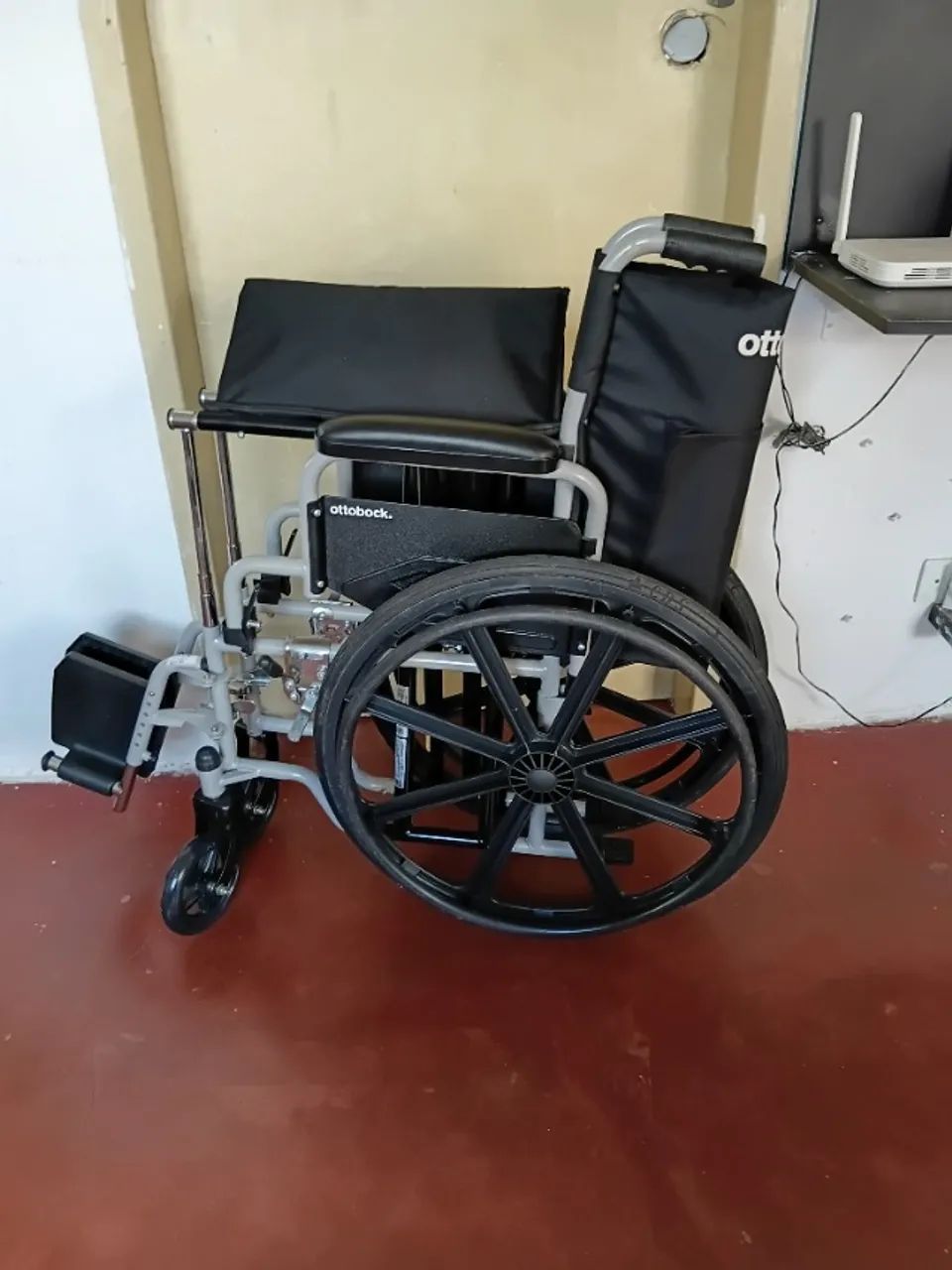 Cadeira de rodas NOVA  - Foto 5