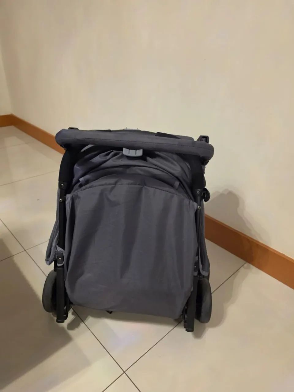 Vendo carrinho de bebê seminovo - Foto 3