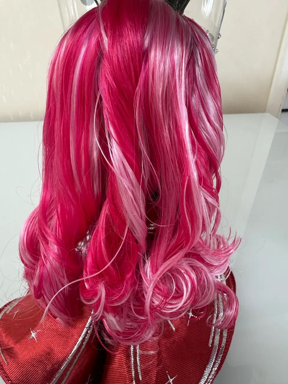 Boneca Rainbow High Daria com look da Dawson  - Foto 4