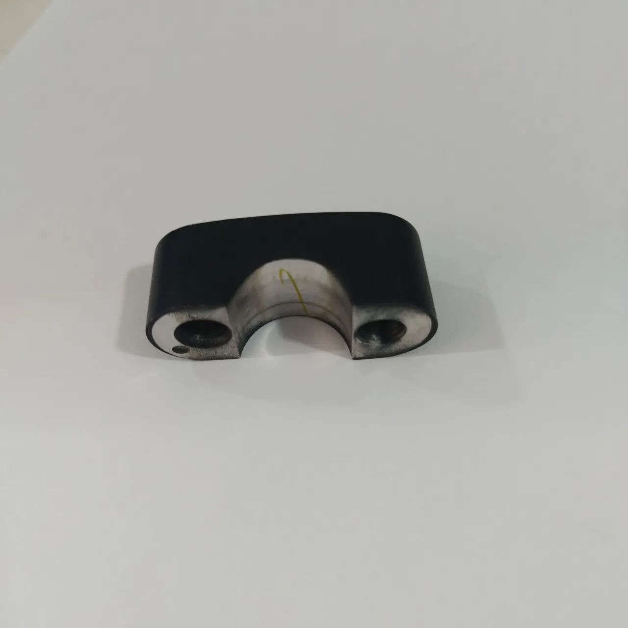 Fixador superior mesa guidão Mt03 2023 - Foto 2
