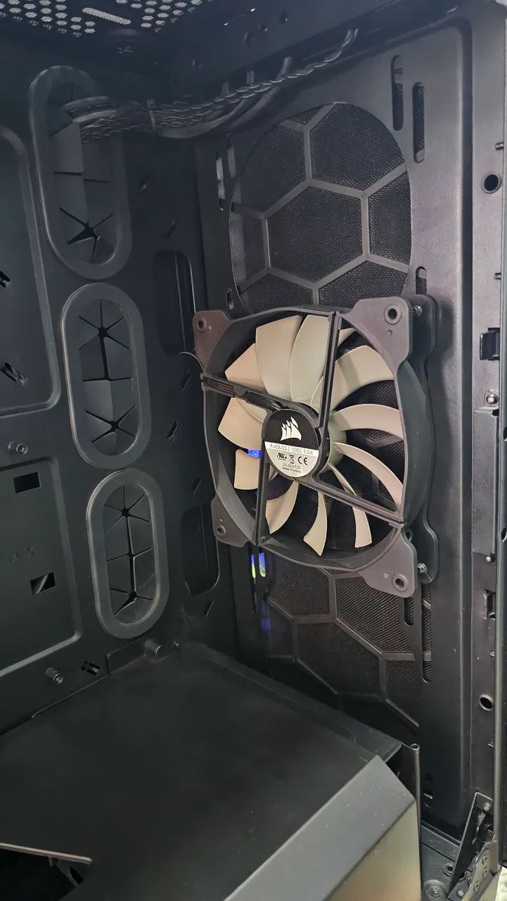 Gabinete Corsair Mid Tower